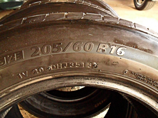 ยางขอบ16 บริดสโตน205-60-R16ลงพื้นปี14 (4เส้น 3,600บ)ดอกหนามาก90\% นิ่มมากๆ ขอบอก ยางขอบ16 บริดสโตน205-60-R16ลงพื้นปี14 (4เส้น 3,600บ)ดอกหนามาก90\% นิ่มมากๆ ขอบอก