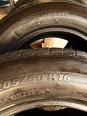 ยางขอบ16 บริดสโตน205-60-R16ลงพื้นปี14 (4เส้น 3,600บ)ดอกหนามาก90\% นิ่มมากๆ ขอบอก ยางขอบ16 บริดสโตน205-60-R16ลงพื้นปี14 (4เส้น 3,600บ)ดอกหนามาก90\% นิ่มมากๆ ขอบอก