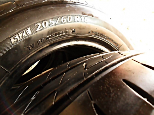 ยางขอบ16 บริดสโตน205-60-R16ลงพื้นปี14 (4เส้น 3,600บ)ดอกหนามาก90\% นิ่มมากๆ ขอบอก ยางขอบ16 บริดสโตน205-60-R16ลงพื้นปี14 (4เส้น 3,600บ)ดอกหนามาก90\% นิ่มมากๆ ขอบอก