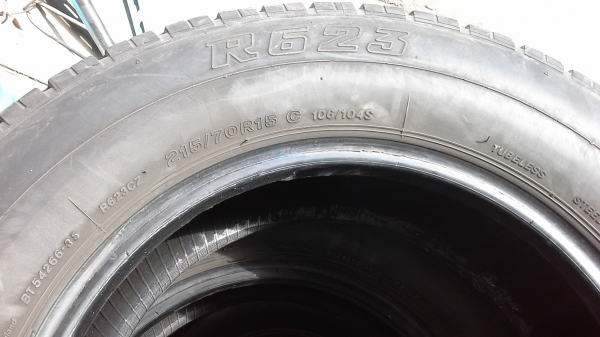 ขายยาง Bridgestone R623 215/70/15 ปี11