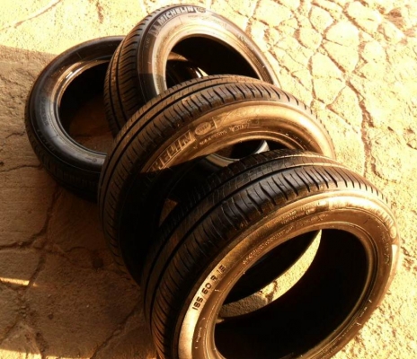 ยางขอบ15 มิชลิน 185-60-R15ลงพื้นปลายปี13 (4เส้น3,600บ)ดอกหนามาก80\% ยางขอบ15 มิชลิน 185-60-R15ลงพื้นปลายปี13 (4เส้น3,600บ)ดอกหนามาก80\%