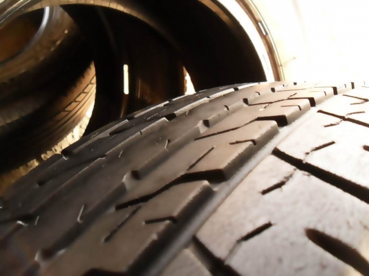 บริดสโตน195-65-R15ลงพื้นปี13 (4เส้น 2,600บ) บริดสโตน195-65-R15ลงพื้นปี13 (4เส้น 2,600บ)