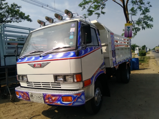 Hino 6 ล้อดั้มkm777 รถพร้อมใช้งานราคาถูก Hino 6 ล้อดั้มkm777 รถพร้อมใช้งานราคาถูก