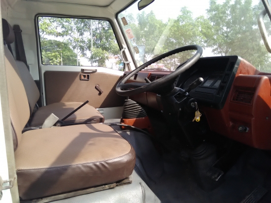 Hino 6 ล้อดั้มkm777 รถพร้อมใช้งานราคาถูก Hino 6 ล้อดั้มkm777 รถพร้อมใช้งานราคาถูก