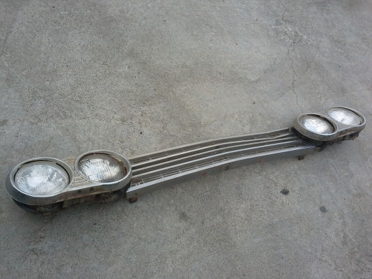 ขายชุดกระจังหน้า ดัทสัน521ทั้งชุดตามรูปสภาพสวยๆเลยถูก2500-หายากแล้วด่วน0817915677