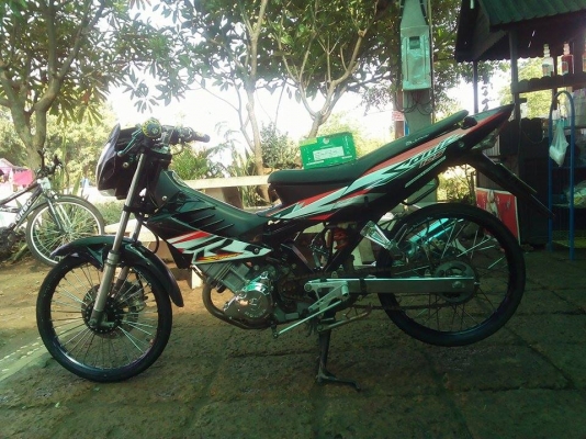 ขาย โซนิค125 (เครื่องเดิมๆ ตัว2 ใส่ชุดสีตัวใหม่ มีเล่มทะเบียน+ใบซื้อขาย) ค่าตัว 11500 บาท สนใจโทรสอบถาม 089-8054390 / 036-790425 โอ๋ อยู่จังหวัด ลพบุรี