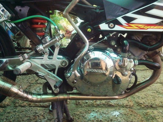 ขาย โซนิค125 (เครื่องเดิมๆ ตัว2 ใส่ชุดสีตัวใหม่ มีเล่มทะเบียน+ใบซื้อขาย) ค่าตัว 11500 บาท สนใจโทรสอบถาม 089-8054390 / 036-790425 โอ๋ อยู่จังหวัด ลพบุรี