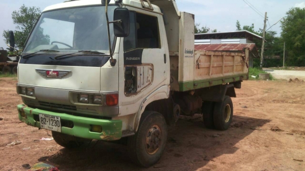 รถดั้ม 6 ล้อ HINO รหัส คัสซี FD รหัสเครื่อง Wo 6E สนใจติดต่อ 0835601591 หรือ 0903494058