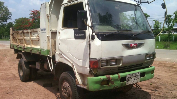 รถดั้ม 6 ล้อ HINO รหัส คัสซี FD รหัสเครื่อง Wo 6E สนใจติดต่อ 0835601591 หรือ 0903494058