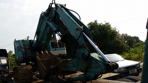 ขายแบคโฮkomatsu75uu-1