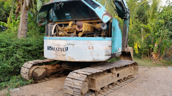 ขายแบคโฮkomatsu75uu-1