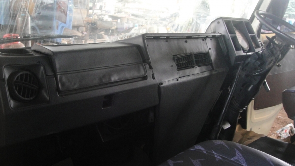 หัว ISUZU JCM สีใหม่สวยๆ ขาหน้า ขาหลัง ตู้แอร์ ของครบ ยกใส่รถวิ่งได้เลย ใส่ได้ทั้ง6ล้อและ10ล้อ