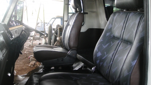 หัว ISUZU JCM สีใหม่สวยๆ ขาหน้า ขาหลัง ตู้แอร์ ของครบ ยกใส่รถวิ่งได้เลย ใส่ได้ทั้ง6ล้อและ10ล้อ