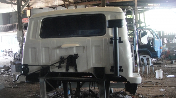 หัว ISUZU JCM สีใหม่สวยๆ ขาหน้า ขาหลัง ตู้แอร์ ของครบ ยกใส่รถวิ่งได้เลย ใส่ได้ทั้ง6ล้อและ10ล้อ