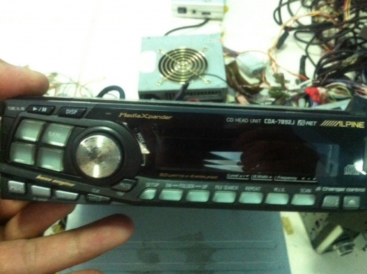 Alpine CDA-7892J CD หน้าจอสไลด์ไฟฟ้า ปรับระดับหน้าจอได้3ระดับ ปรีเอ้า1ชุด คุมกล่องCD มือ2 ญี่ปุ่น