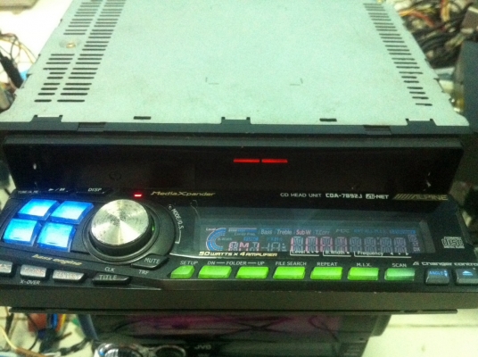 Alpine CDA-7892J CD หน้าจอสไลด์ไฟฟ้า ปรับระดับหน้าจอได้3ระดับ ปรีเอ้า1ชุด คุมกล่องCD มือ2 ญี่ปุ่น