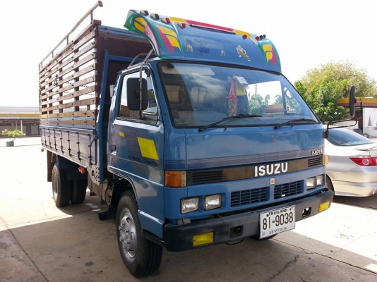 ขายISUZU NPR115แรง เกียร์ร็อก เฟืองท้ายF ภายในสวย สภาพดี แคชซีสวย ยางใหม่ เอกสารพร้อมโอน สนใจโทร 090-8588220คุณนะ 093-3258446คุณบิว ID:narong498 หรือเข้าดูสินค้าได้ที่ www.truck.in.th/498 หรือเพจFacebook ณรงค์ ซื้อขายรถมือสอง (เว็บไซต์ส่วนตัว)