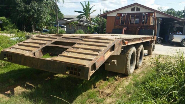 10 ล้อ 2 เพลาท้ายลาด 168 แรง KT725 รถสวย สภาพเดิมๆ รถห้างแท้ๆ กระบะม้ายลาดสามมิตรเดิมๆ เครื่องเดิใสวย คัสซีสวยตลอดเส้น หัวเดิมบาง