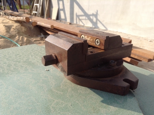 ขาย   ปากกาจับงานแท่นกลึง กว้าง  3   นิ้ว