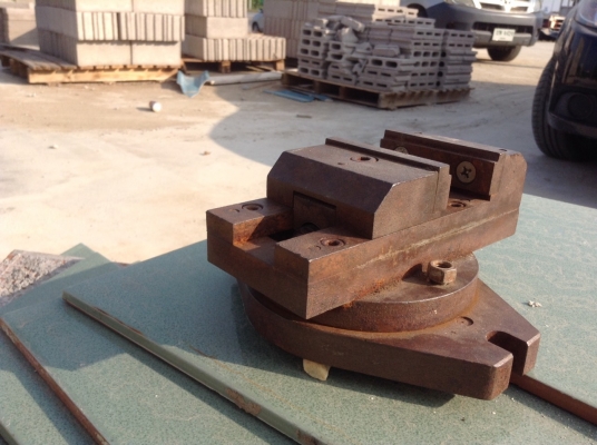 ขาย   ปากกาจับงานแท่นกลึง กว้าง  3   นิ้ว