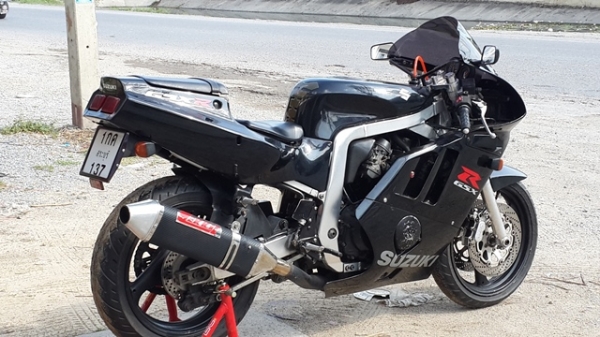 ขาย GSXR400cc.R.7 แฟริ่งเดิมๆสวยๆเครื่องดีทะเบียนพร้อมโอน(รถพร้อมใช้) ขาย GSXR400cc.R.7 แฟริ่งเดิมๆสวยๆเครื่องดีทะเบียนพร้อมโอน(รถพร้อมใช้)