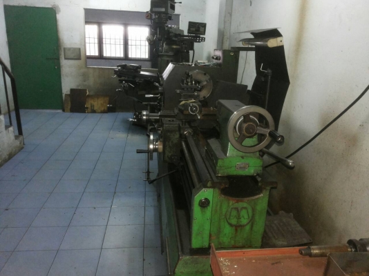 ขายเครื่อง MILLING ใต้หวัน M4 สภาพใหม่มาก มี LINEAR มีออโต้ และ เครื่องกลึง ใต้หวัน TAKANG 6 ฟุต สภาพพร้อมใช้งาน ขายคู่ครับด่วน จะเอาพื้นที่ ถูก ๆ 220,000 บาท ถูกคอถูกใจลดให้อีก ครับ