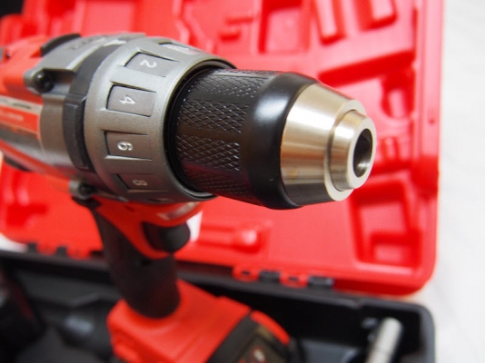 สว่านไร้สายไม่ใช้แปรงถ่านพร้อมด้ามจับ Milwaukee 2603-22 ไฟ18โวลท์พร้อมแท่นชาร์จแบ็ต2ก้อนและเคสพลาสติค