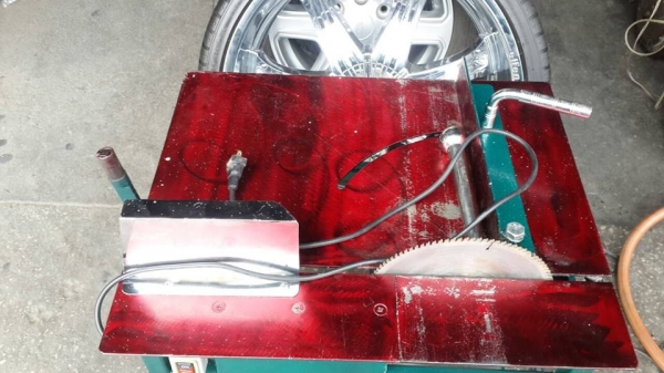 ขายครับ ลูกค้าเช่าไปใช้งานเดียว ขายถูกพร้อมใบตัด 10 นิ้ว