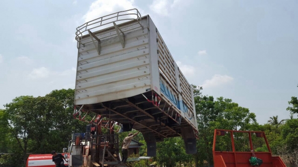 ขายกระบะล่องสามมิตรไม่ดั้ม
