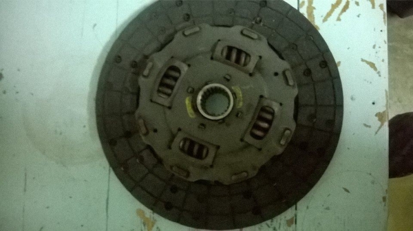 แผ่นครัชพร้อมหวี 10 นิ้ว TOYOTA แท้+ลูกปืน+ตีนผี แผ่นครัชพร้อมหวี 10 นิ้ว TOYOTA แท้+ลูกปืน+ตีนผี