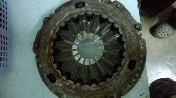 แผ่นครัชพร้อมหวี 10 นิ้ว TOYOTA แท้+ลูกปืน+ตีนผี แผ่นครัชพร้อมหวี 10 นิ้ว TOYOTA แท้+ลูกปืน+ตีนผี