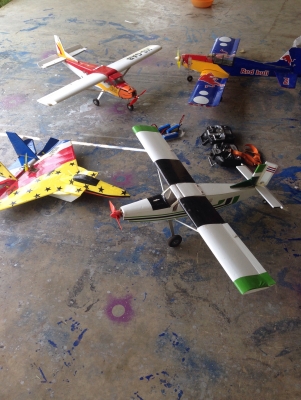 เครื่องบินวิทยุบังคับพร้อมรีโมท