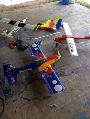 เครื่องบินวิทยุบังคับพร้อมรีโมท