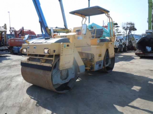 SAKAI SW650  ปี2003  (7ตัน) หากรอของได้ 30-45 วันติดต่อมาได้เลยครับ