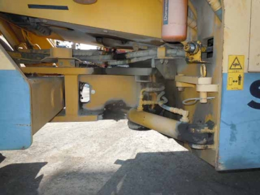 SAKAI SW650  ปี2003  (7ตัน) หากรอของได้ 30-45 วันติดต่อมาได้เลยครับ