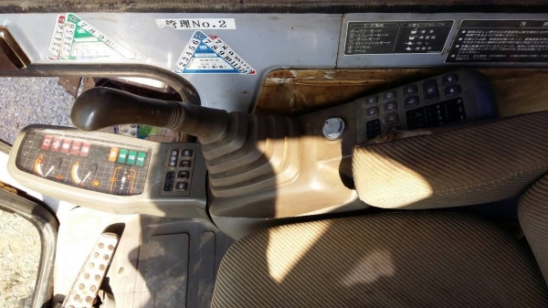 รถแบคโฮ HITACHI EX100-2 สภาพสวย เดิม ใช้น้อย ไฟฟ้าครบ ช่วงล่างเต็ม เอกสาร เล่มทะเบียนพร้อมโอน