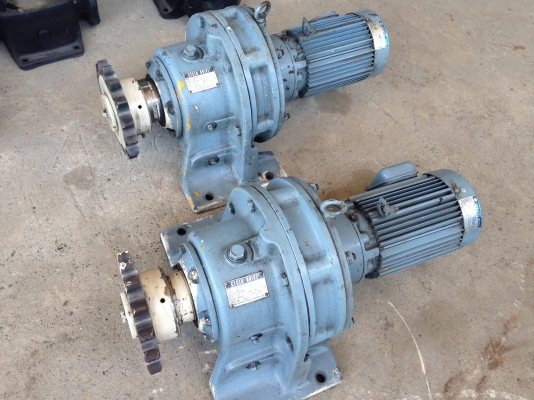 ขายมอเตอร์เกียร์ Cycro drive Sumitomo 2HP. 380V อัตราทด 1:165 รอบช้าแรงบิดเยอะ สภาพสวย วิ่งนิ่ม พร้อมใช้งาน มี 2 ตัวครับ