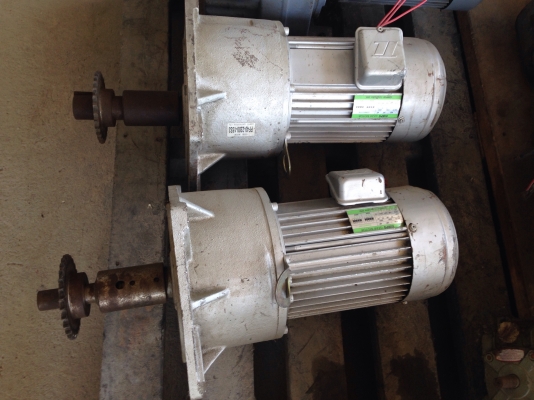 ขายมอเตอร์เกียร์หน้าแปรน Kimpo made in Taiwan 3HP. 380V อัตราทด 1:15 สภาพสวย วิ่งนิ่ม พร้อมใช้งาน มี 2 ตัวครับ