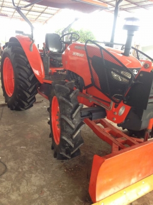 m7040มาอีกแล้วครับรถสวยมาก ทำงานเพียง1500ชั่วโมงครับ m7040มาอีกแล้วครับรถสวยมาก ทำงานเพียง1500ชั่วโมงครับ