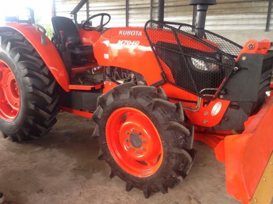 m7040มาอีกแล้วครับรถสวยมาก ทำงานเพียง1500ชั่วโมงครับ m7040มาอีกแล้วครับรถสวยมาก ทำงานเพียง1500ชั่วโมงครับ