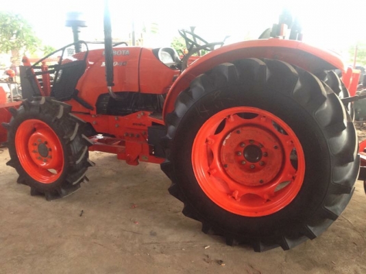 m7040มาอีกแล้วครับรถสวยมาก ทำงานเพียง1500ชั่วโมงครับ m7040มาอีกแล้วครับรถสวยมาก ทำงานเพียง1500ชั่วโมงครับ