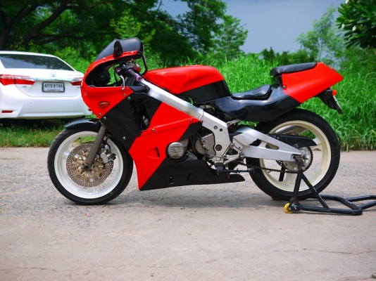 ขาย cbr400 พร้อมทะเบียนแท้ รถเดิมแฟริ่งเดิมนักสะสมไม่ควรพลาด เครื่องดีมาก พร้อมล้างคาร์บูเช็ควาวเช็คระบบไฟเรียบร้อย ขาย cbr400 พร้อมทะเบียนแท้ รถเดิมแฟริ่งเดิมนักสะสมไม่ควรพลาด เครื่องดีมาก พร้อมล้างคาร์บูเช็ควาวเช็คระบบไฟเรียบร้อย