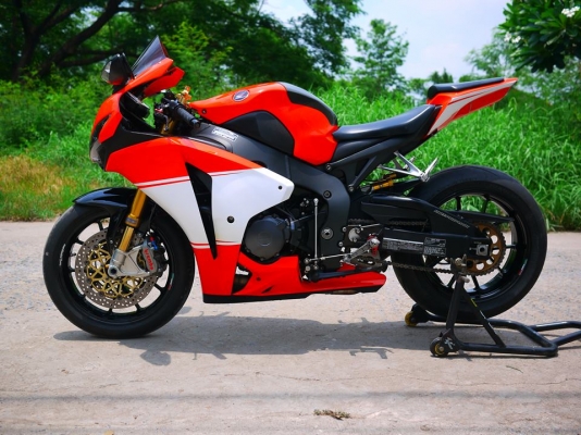 ขาย Cbr1000 ปี 2010 สเปคเมกา ทะเบียนแท้จูงมือโอนขนส่ง พร้อมของแต่งหลายแสน รถออกมือหนึ่งมาใช้มือเดียว วิ่ง 9xxx ขาย Cbr1000 ปี 2010 สเปคเมกา ทะเบียนแท้จูงมือโอนขนส่ง พร้อมของแต่งหลายแสน รถออกมือหนึ่งมาใช้มือเดียว วิ่ง 9xxx