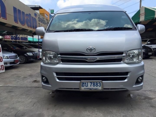 TOYOTA COMMUTER 2.5 ดีเซล ปี 12 สีเทา