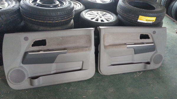 แผงประตูดีแม็ค แค๊บ พร้อมสวิทช์ตวมควมกระจกไฟฟ้า