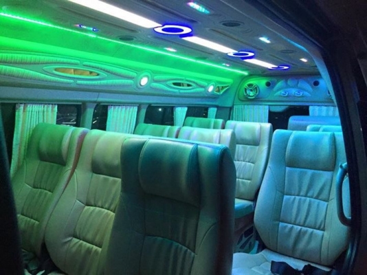 TOYOTA COM MUTER 2.7เบนซิน ปี08 สีขาว