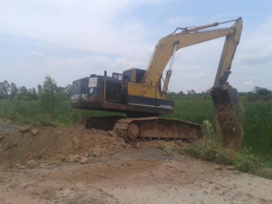 ขายแบ็คโครPC200-3KOMATSU เครื่องเดิม ปั้มพ์เดิม แรงดี บอร์ดี้สวย พร้อมใช้ ใช้งานอยู่หน้างาน 0857698049 0887115178