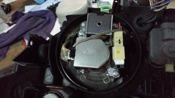 ไฟหน้าขวา นาวาร่า ซีน่อนแท้ อุปกรณ์ครบ ไฟหน้าขวา นาวาร่า ซีน่อนแท้ อุปกรณ์ครบ