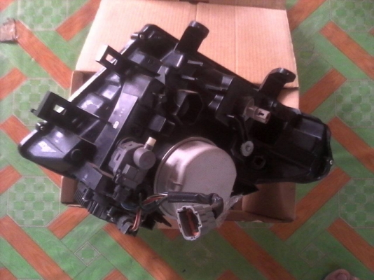 ไฟหน้าขวา นาวาร่า ซีน่อนแท้ อุปกรณ์ครบ ไฟหน้าขวา นาวาร่า ซีน่อนแท้ อุปกรณ์ครบ