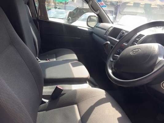 TOYOTA COMMUTER 2.5 ดีเซล ปี 12 เกียทัมดา TOYOTA COMMUTER 2.5 ดีเซล ปี 12 เกียทัมดา